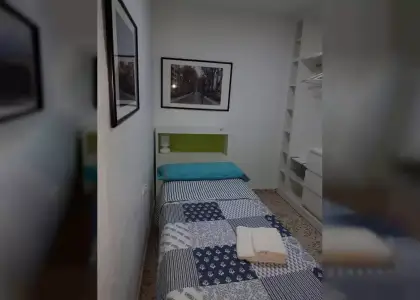 Alquiler de habitaciones en piso de 3 dormitorios para estudiantes en Granada en Granada