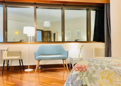Habitación en un piso compartido de 4 habitaciones en alquiler en Indautxu, todos los gastos incluidos. en Bilbao