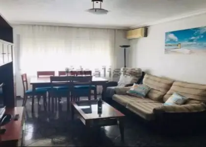 Se alquila habitación en piso compartido de 3 habitaciones en Murcia, no se permite fumar ni mascotas, gastos incluidos. en Murcia