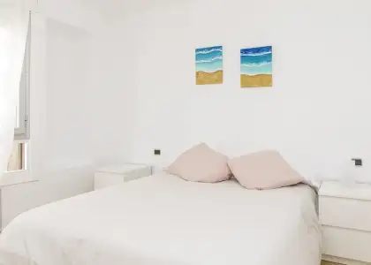 Se alquila habitación en piso compartido de 5 habitaciones en Zaragoza, todos los gastos incluidos. en Zaragoza