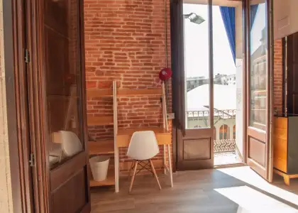 Se alquila habitación en piso de 5 habitaciones en Barcelona en Barcelona